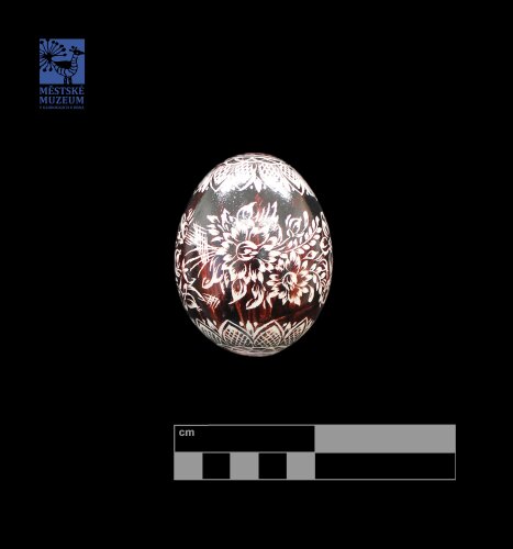 Vyškrabávaná hnědo-červená kraslice